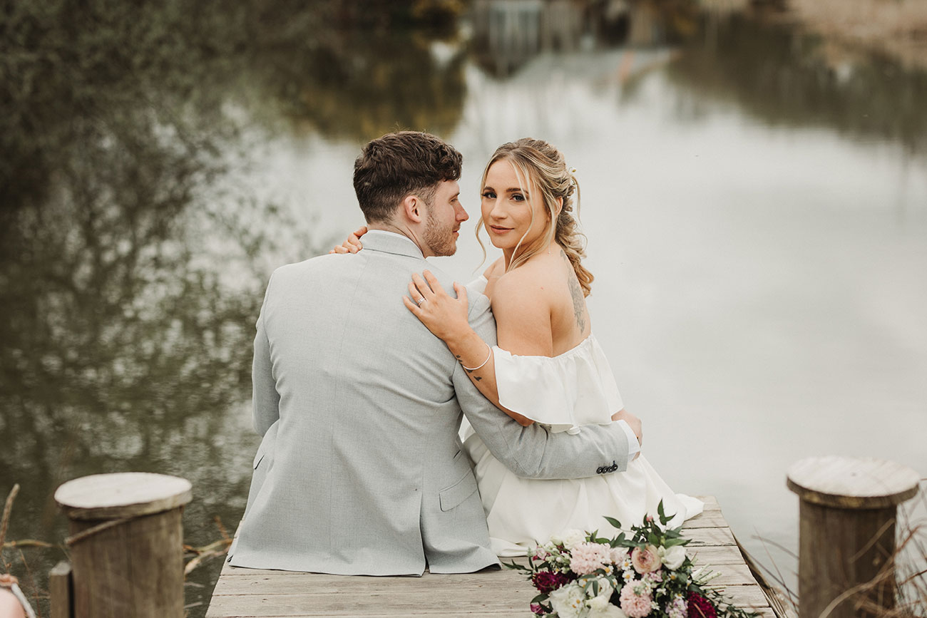 Wedding Styling Lakeside Natural Rustic Bride Groom Cornwall12