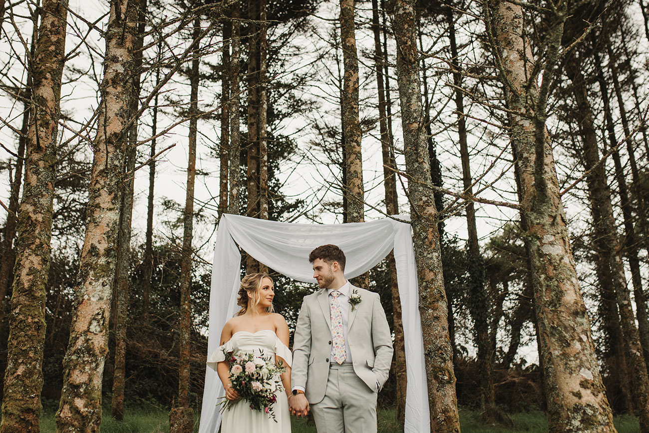 Wedding Styling Lakeside Natural Rustic Bride Groom Cornwall17