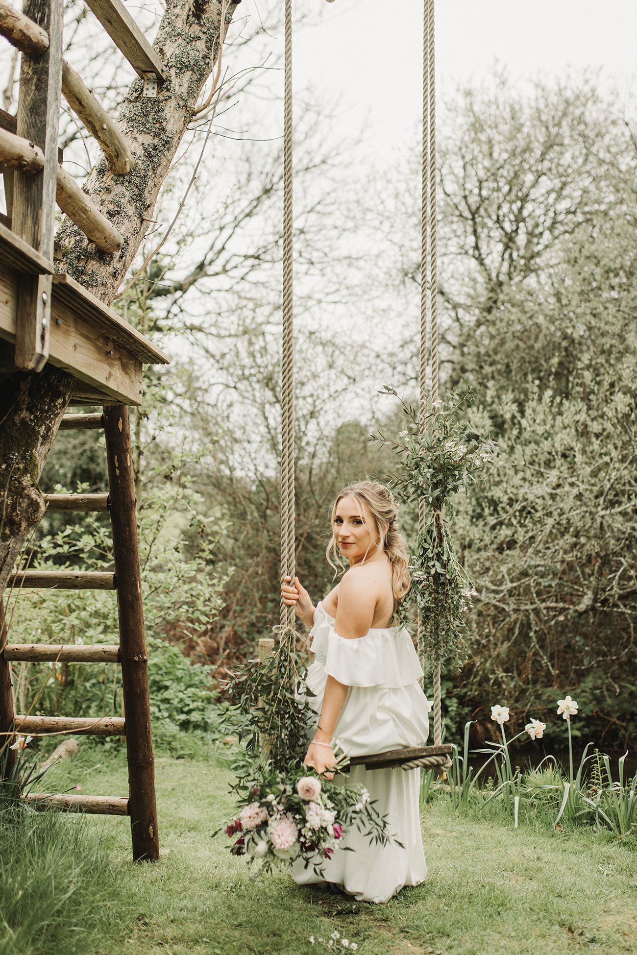 Wedding Styling Lakeside Natural Rustic Bride Groom Cornwall19