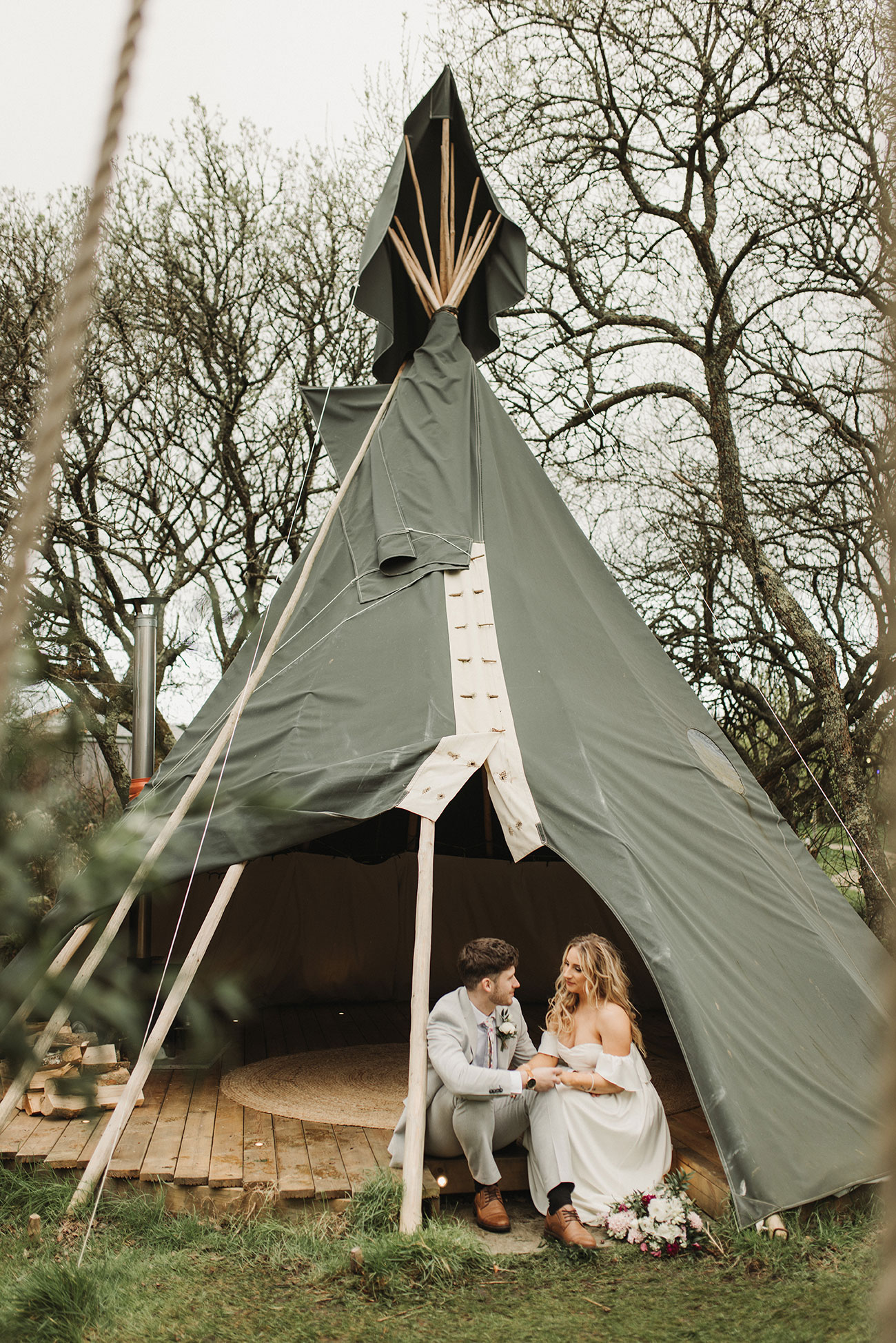 Wedding Styling Lakeside Natural Rustic Bride Groom Cornwall21