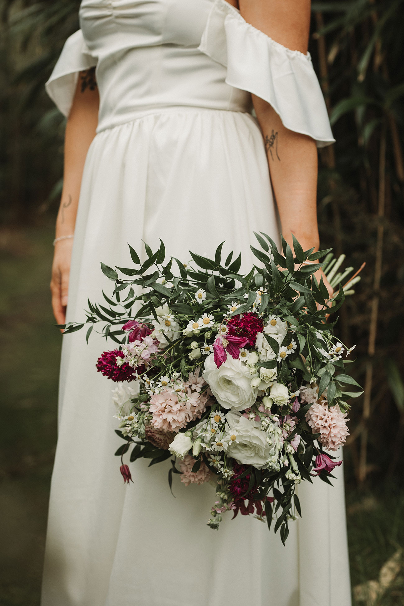 Wedding Styling Lakeside Natural Rustic Bride Groom Cornwall8